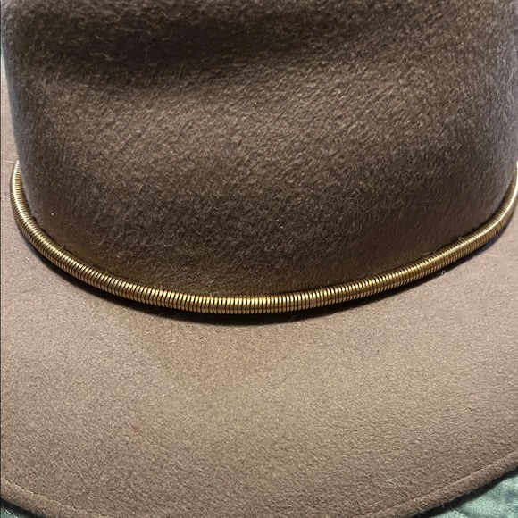 Women’s Eric Javits Beatriz wool felt fedora with gold accent band - Picture 9 of 13